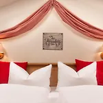 Hotel Bayern - Adults Only - Mit Zugspitzblick - Eibsee-naehe - Wellnessbereich - Naturpool Im Sommer