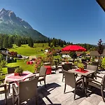 Bayern - Adults Only - Mit Zugspitzblick - Eibsee-naehe - Wellnessbereich - Naturpool Im Sommer Hotel