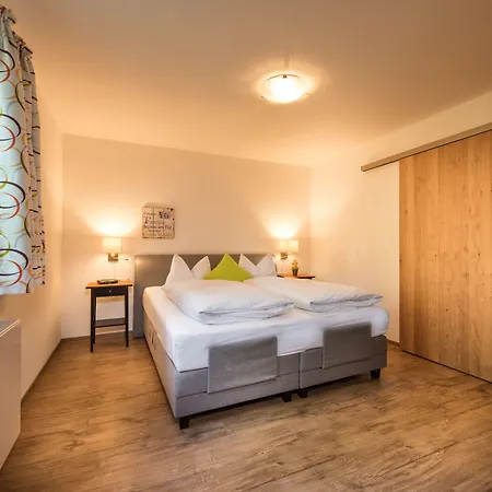 Hotell Bayern - Adults Only - Mit Zugspitzblick - Eibsee-naehe - Wellnessbereich - Naturpool Im Sommer