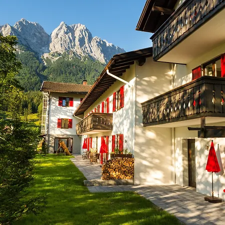 Bayern - Adults Only - Mit Zugspitzblick - Eibsee-naehe - Wellnessbereich - Naturpool Im Sommer Hotel 4*