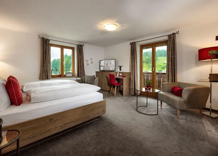 Hotel Bayern - Adults Only - Mit Zugspitzblick - Eibsee-naehe - Wellnessbereich - Naturpool Im Sommer Grainau