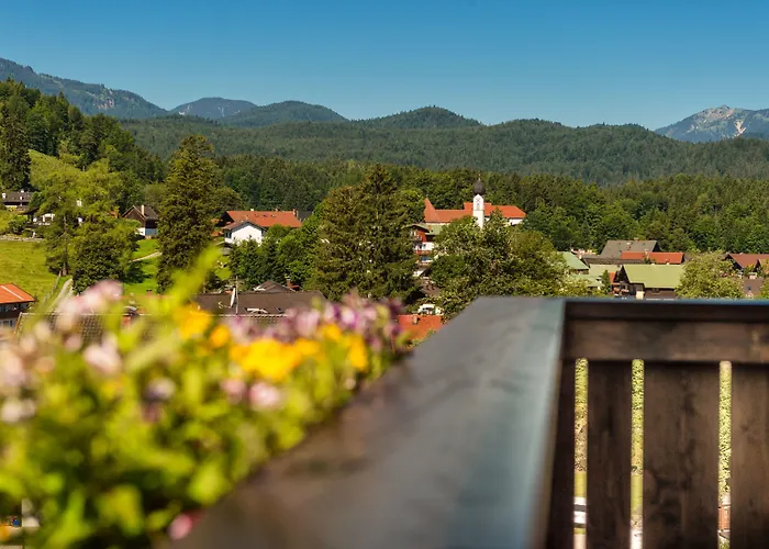 Hotel Bayern - Adults Only - Mit Zugspitzblick - Eibsee-naehe - Wellnessbereich - Naturpool Im Sommer Grainau