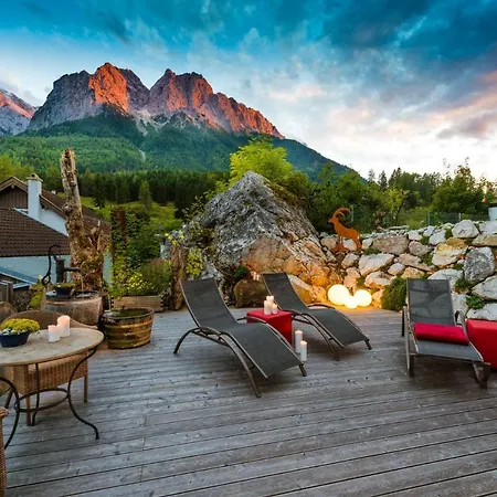 Hotel Bayern - Adults Only - Mit Zugspitzblick - Eibsee-naehe - Wellnessbereich - Naturpool Im Sommer Grainau