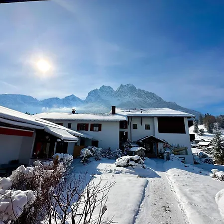 Hotel Bayern - Adults Only - Mit Zugspitzblick - Eibsee-naehe - Wellnessbereich - Naturpool Im Sommer