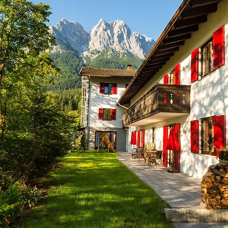 Bayern - Adults Only - Mit Zugspitzblick - Eibsee-naehe - Wellnessbereich - Naturpool Im Sommer 4* グライナウ