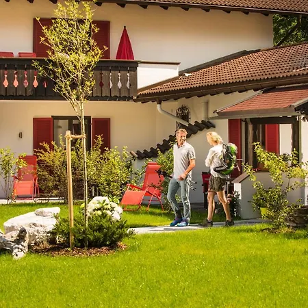 Bayern - Adults Only - Mit Zugspitzblick - Eibsee-naehe - Wellnessbereich - Naturpool Im Sommer 4* グライナウ