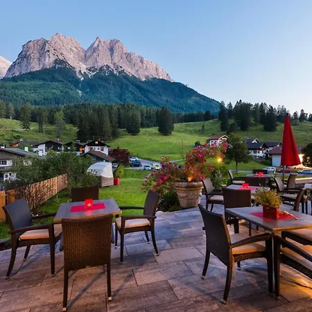 Hotel Bayern - Adults Only - Mit Zugspitzblick - Eibsee-naehe - Wellnessbereich - Naturpool Im Sommer Grainau