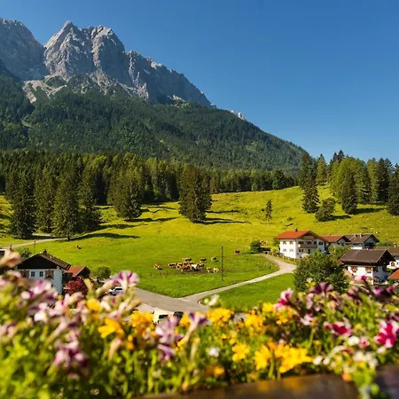 Bayern - Adults Only - Mit Zugspitzblick - Eibsee-naehe - Wellnessbereich - Naturpool Im Sommer 酒店