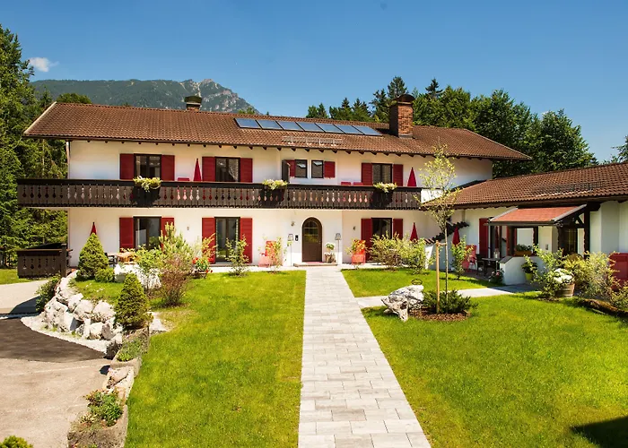 Bayern - Adults Only - Mit Zugspitzblick - Eibsee-naehe - Wellnessbereich - Naturpool Im Sommer Hotel 4*
