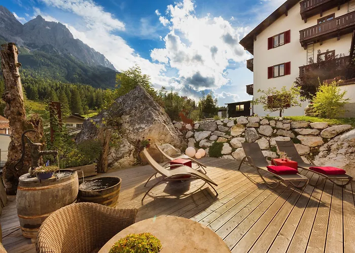 Bayern - Adults Only - Mit Zugspitzblick - Eibsee-naehe - Wellnessbereich - Naturpool Im Sommer Hotel