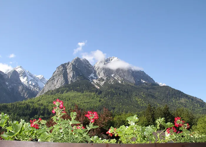 Bayern - Adults Only - Mit Zugspitzblick - Eibsee-naehe - Wellnessbereich - Naturpool Im Sommer Hotel 4*
