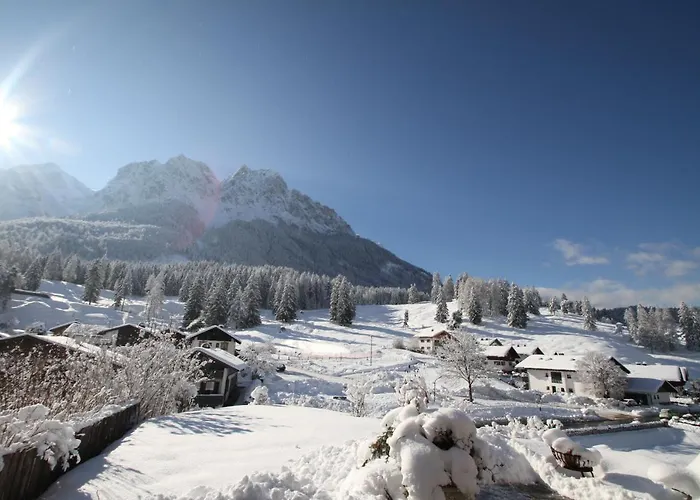 Hotel Bayern - Adults Only - Mit Zugspitzblick - Eibsee-naehe - Wellnessbereich - Naturpool Im Sommer