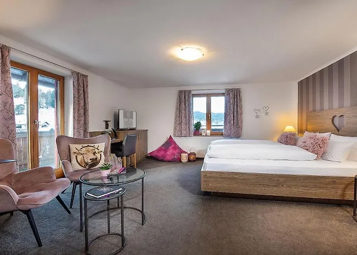 Отель Bayern - Adults Only - Mit Zugspitzblick - Eibsee-naehe - Wellnessbereich - Naturpool Im Sommer 4*